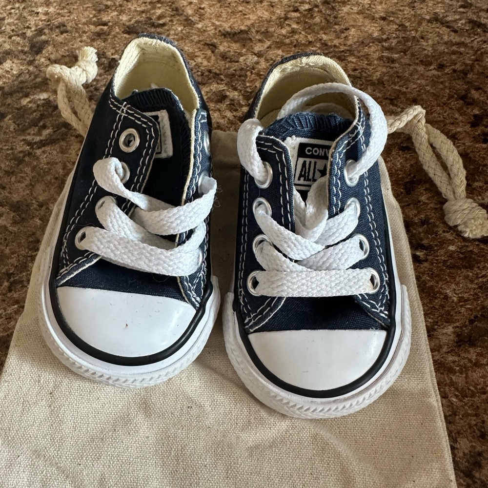 New never worn baby Converse - size 2